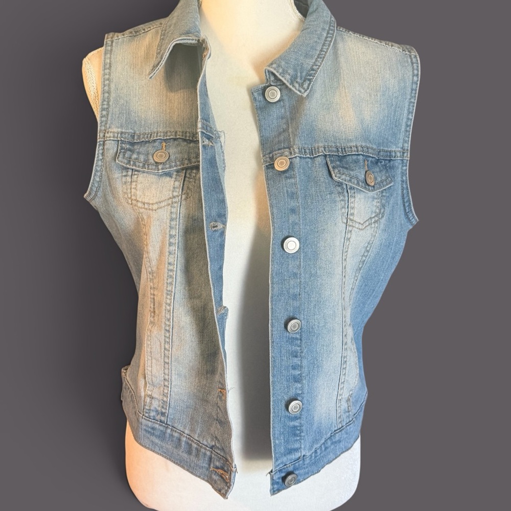 Light Wash Denim Sleeveless Vest - Picture 5 of 5